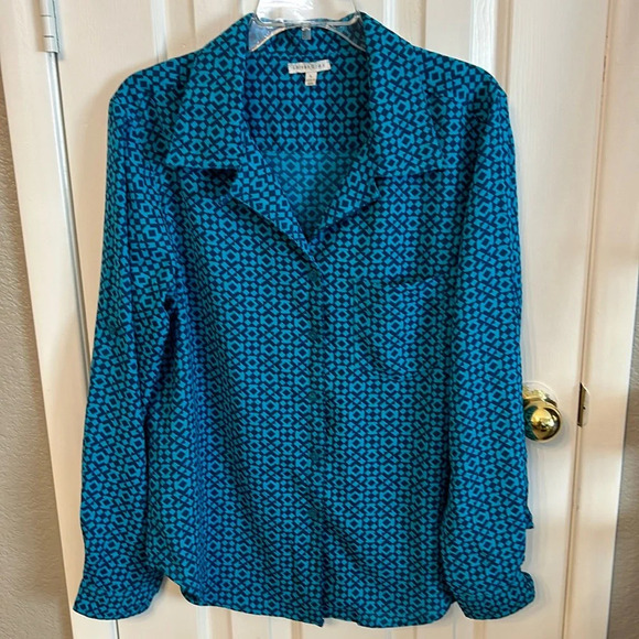 Larsen Gray Women’s (L) Blue Geometric Long Sleeve Roll Tab Button Down Shirt - Picture 1 of 8